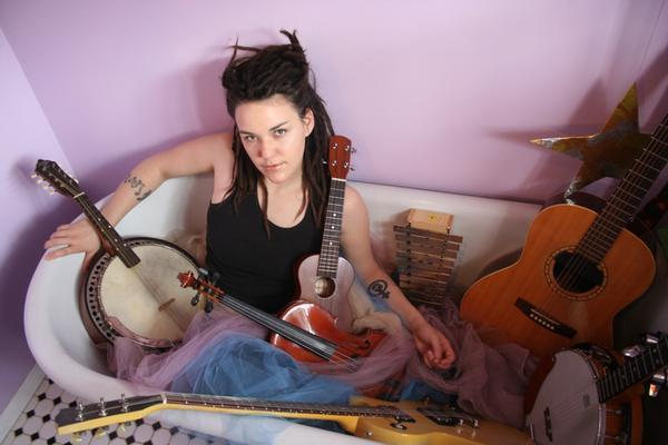 Emily Wells Dirty EP 2009 + Beautiful Sleepyhead & the Laughing Yaks 2007 / baroque рop, experimental hip hop Emily Wells Dirty EP 2009 + Beautiful Sleepyhead & the Laughing Yaks 2007 / baroque рop, experimental hip hop