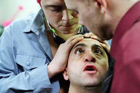 Изображая жертву (реж Кирилл Серебренников 2006 г)