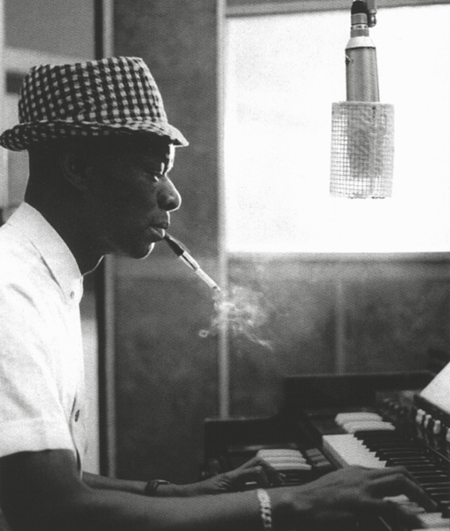 Nat King Cole - With love [5 CD retrospective compilation] / vocalist, pianist, jazz
