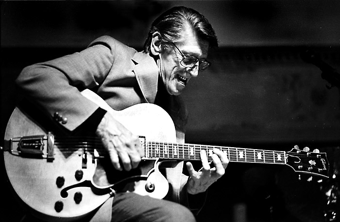 Tal Farlow — A Recital By Tal Farlow (1955), A Sign Of The Times (1977) / Jazz, Bop, Cool Tal Farlow — A Recital By Tal Farlow (1955), A Sign Of The Times (1977) / Jazz, Bop, Cool