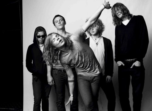 Cage The Elephant - Back Against The Wall