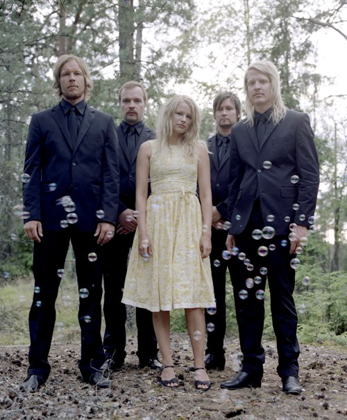 Husky Rescue – Far from the Storm [Single] (2011) / downtempo, indie pop, добрая волшебная сказка