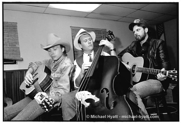 Dwight Yoakam - 3 Pears (2012) / Country, Americana Dwight Yoakam - 3 Pears (2012) / Country, Americana