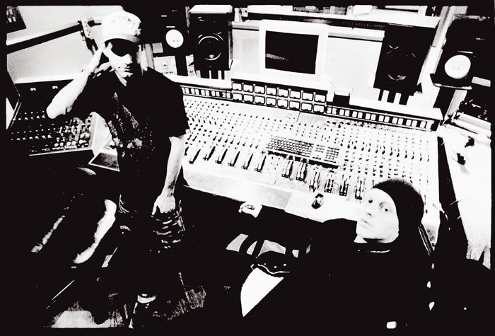 UNKLE - Never, Never Land (2004) / Electronic, Abstract, Trip-Hop, Breakbeat, Rock, Other, [Re:up]